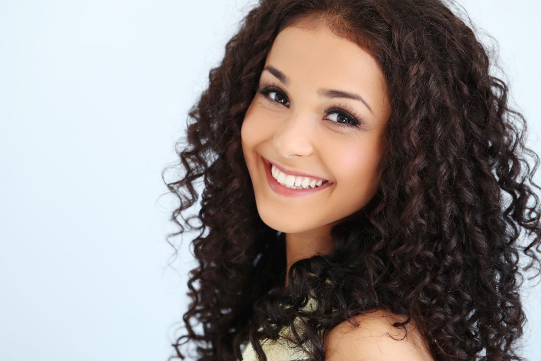 beautiful-young-woman-with-black-curly-hair (2)